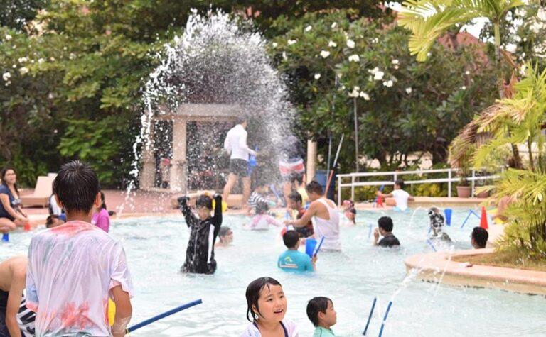 ジュニアキャンプ　水と空気の仕組み　プールで行うサイエンス